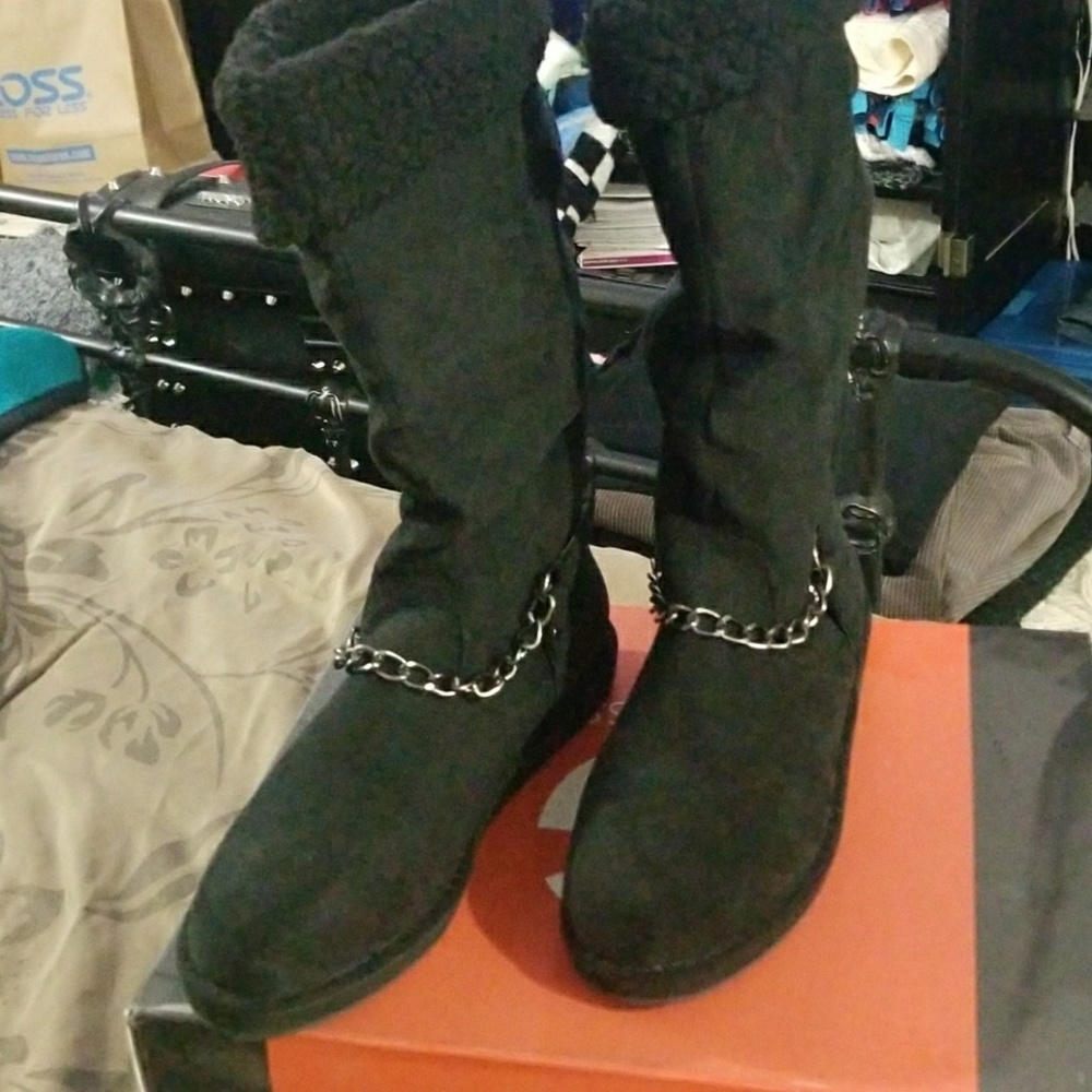 Guess black boots